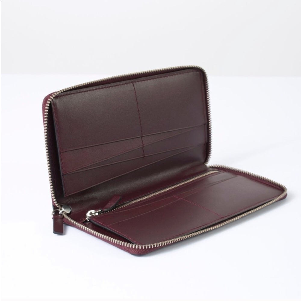 Everlane Zip Around Wallet